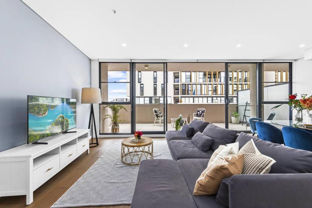 Urban Bliss 3br Retreat - Split Level, Views, Parking Sydney