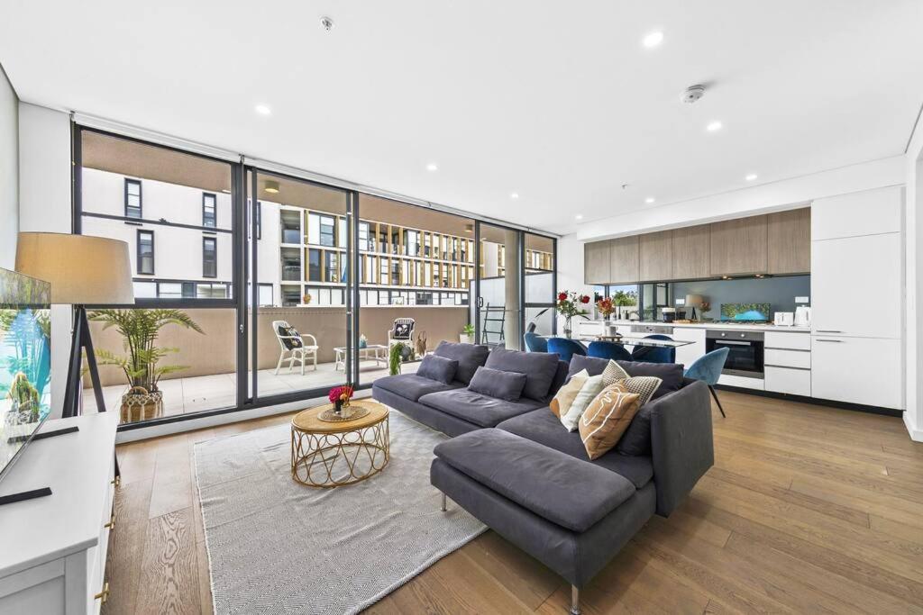 Apartment Urban Bliss 3br Retreat - Split Level, Views, Parking